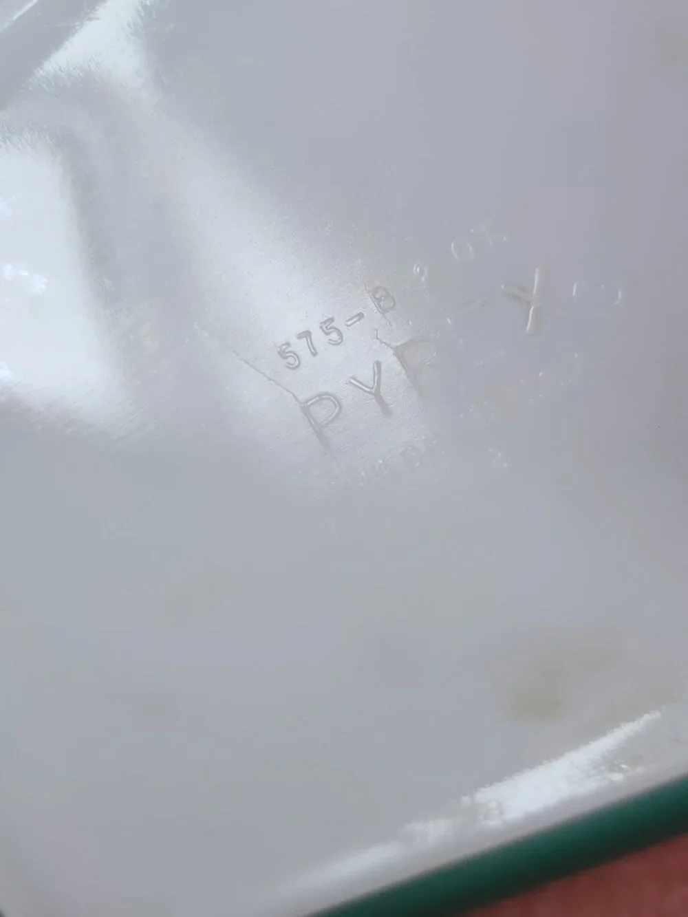 Pyrex green wheat 575 with lid